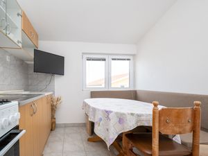 22023611-Ferienwohnung-3-Tkon-300x225-1