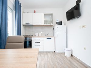 23170475-Ferienwohnung-2-Tkon-300x225-4