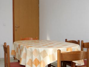 23930322-Ferienwohnung-6-Tkon-300x225-3