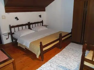 Ferienwohnung für 4 Personen in Tkon 3/4
