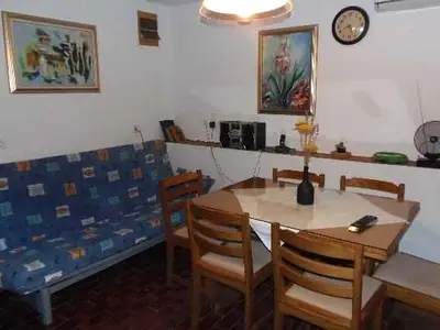 Ferienwohnung für 5 Personen in Tkon 2/5