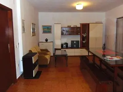 Ferienwohnung für 6 Personen in Tkon 2/5