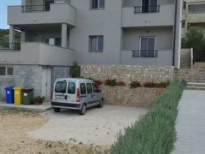 Ferienwohnung für 5 Personen in Tkon 2/10