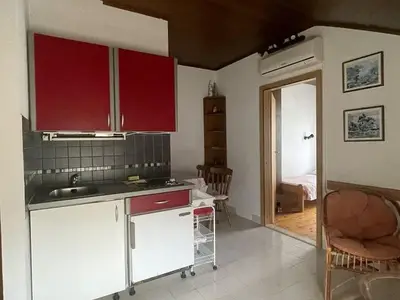 Ferienwohnung für 3 Personen in Tkon 3/6