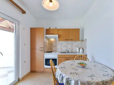 Ferienwohnung für 3 Personen in Tkon 9/10
