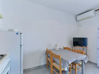 Ferienwohnung für 5 Personen in Tkon 8/10