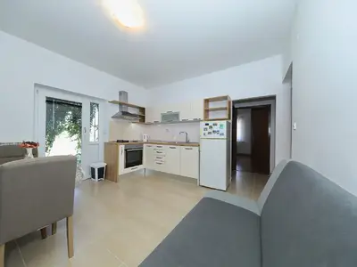 Ferienwohnung für 4 Personen (35 m²) in Tkon 9/10