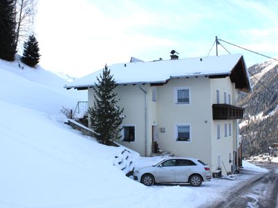 Außenseite Ferienhaus [Winter]