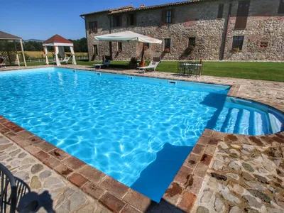 PoolOfHouse