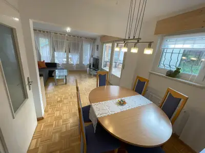 Wohnzimmer / Essbereich