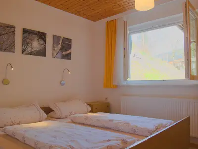 Schlafzimmer 1