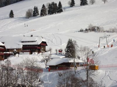 direkt am Skilift - ohne Auto ins Skigebiet, kleine Pause am/im Haus ... bequemer geht´s nicht