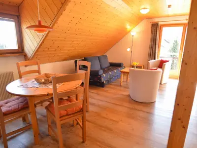 Wohnraum mit Essbereich (Beispielbild)