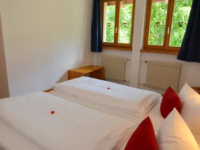 Schlafzimmer mit Doppelbett (Beispielbild)