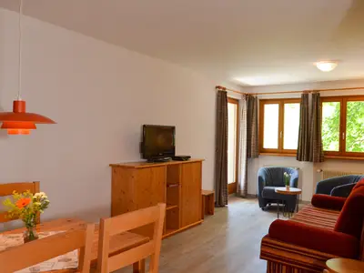 Wohnraum mit Essbereich (Beispielbild)