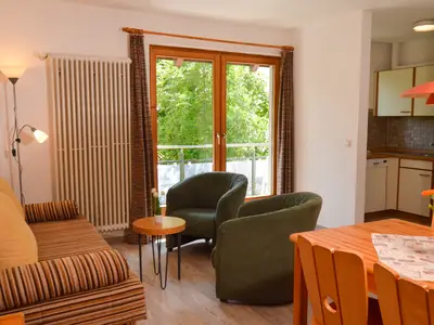 Wohnraum mit Essbereich und Küche (Beispielbild)