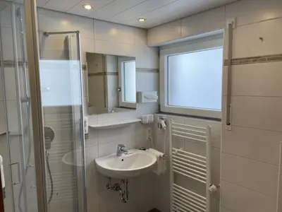 INSIDE, BATHROOM