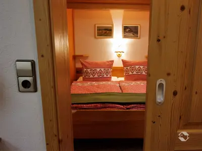Schlafzimmer Eltern