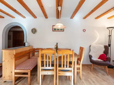 Photo, INSIDE, OUTSIDE