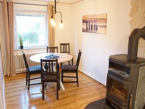 23959802-Ferienwohnung-6-Tönning-300x225-4