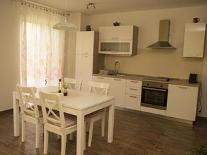 22443799-Ferienwohnung-4-Tolmin-300x225-5