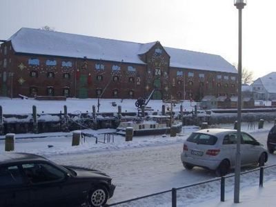 Der größte Adventskalender der Welt am Packhaus Tönning am Hafen