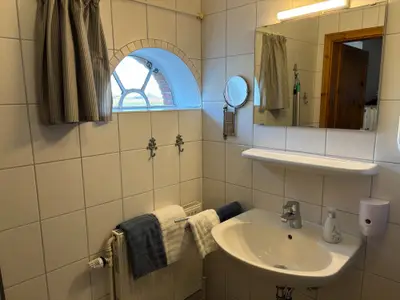 Duschbad mit Hand-und Duschtüchern