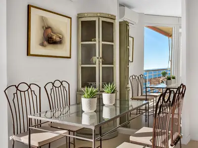 DiningRoom