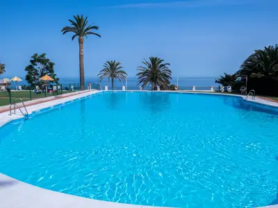 PoolOfHouse
