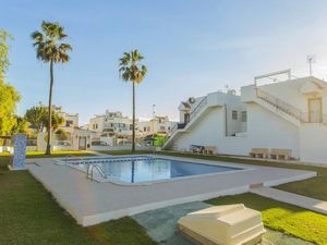 23918864-Ferienwohnung-4-Torrevieja-300x225-2