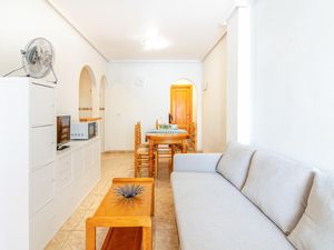 23758128-Ferienwohnung-4-Torrevieja-300x225-3