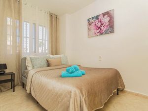 24016581-Ferienwohnung-6-Torrevieja-300x225-3