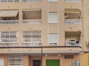 23764052-Ferienwohnung-4-Torrevieja-300x225-5