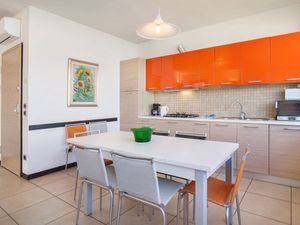 21549411-Ferienwohnung-4-Torri Del Benaco-300x225-5