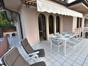 22796489-Ferienwohnung-6-Torri Del Benaco-300x225-5