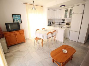 22442237-Ferienwohnung-7-Torrox-300x225-5