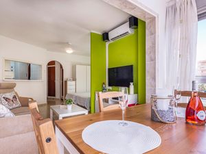 23747572-Ferienwohnung-4-Torrox-300x225-3