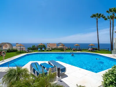 PoolOfHouse