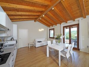 24028724-Ferienwohnung-4-Toscolano Maderno-300x225-3