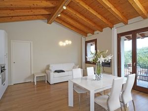 24028724-Ferienwohnung-4-Toscolano Maderno-300x225-5