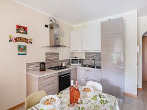 23431557-Ferienwohnung-4-Toscolano Maderno-300x225-2