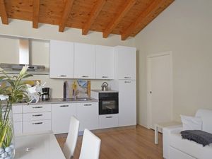 24028724-Ferienwohnung-4-Toscolano Maderno-300x225-2