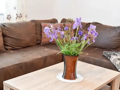 Wohnzimmer mit Sofa