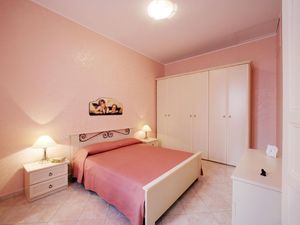 23043257-Ferienwohnung-4-Trapani-300x225-1