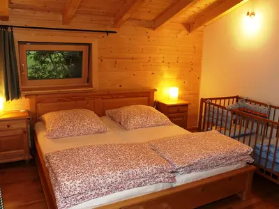 Schlafzimmer 1 mit Babybett