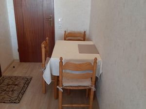 2733877-Ferienwohnung-2-Travemünde-300x225-5