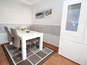 23390107-Ferienwohnung-3-Travemünde-300x225-4