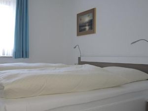 2733875-Ferienwohnung-2-Travemünde-300x225-5