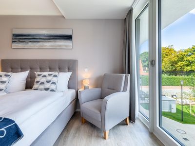 Schlafzimmer "1" mit Blick zum Godewindpark