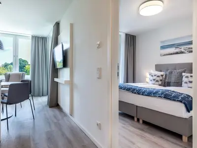 Flur mit Blick zum Schlafzimmer